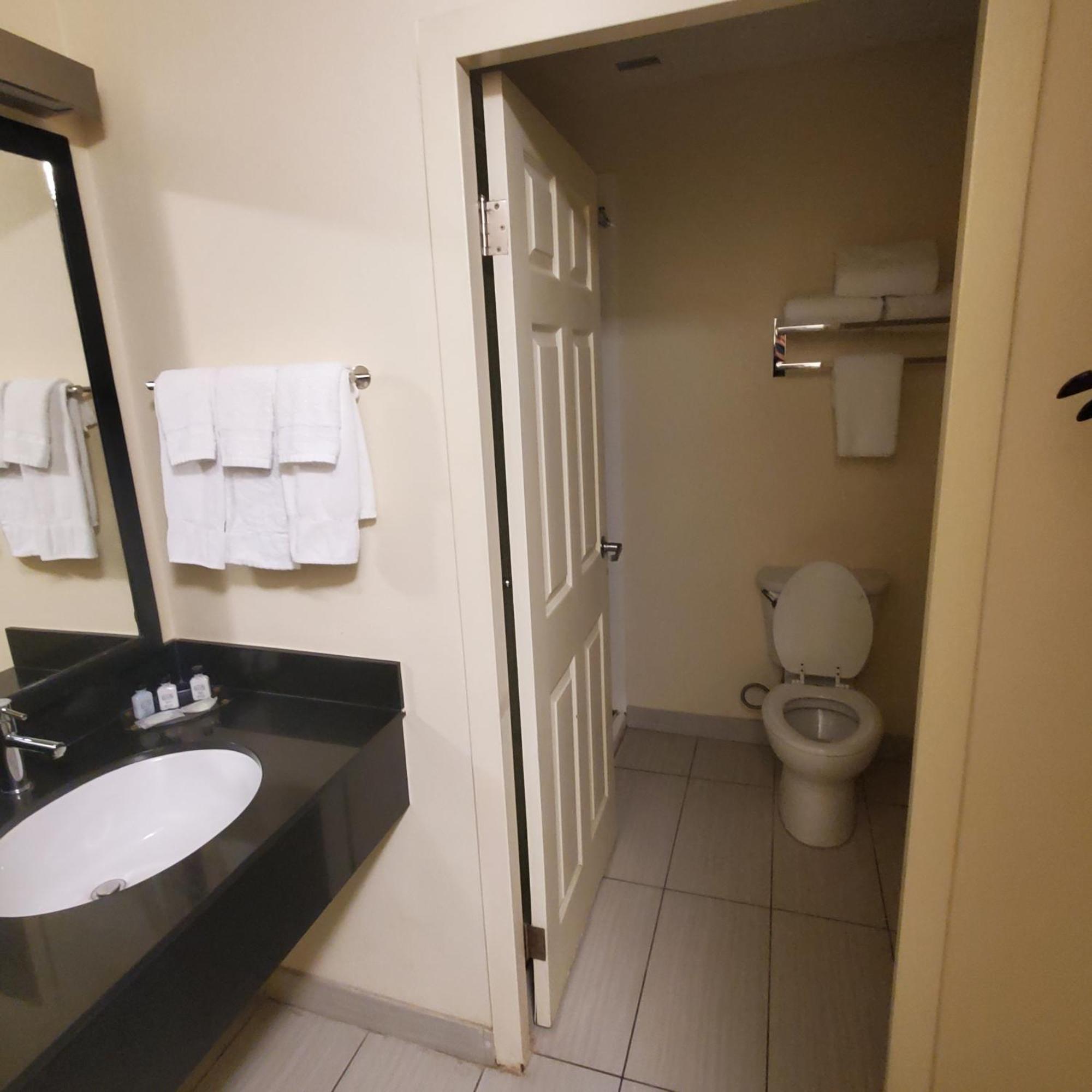 Rodeway Inn メイコン エクステリア 写真