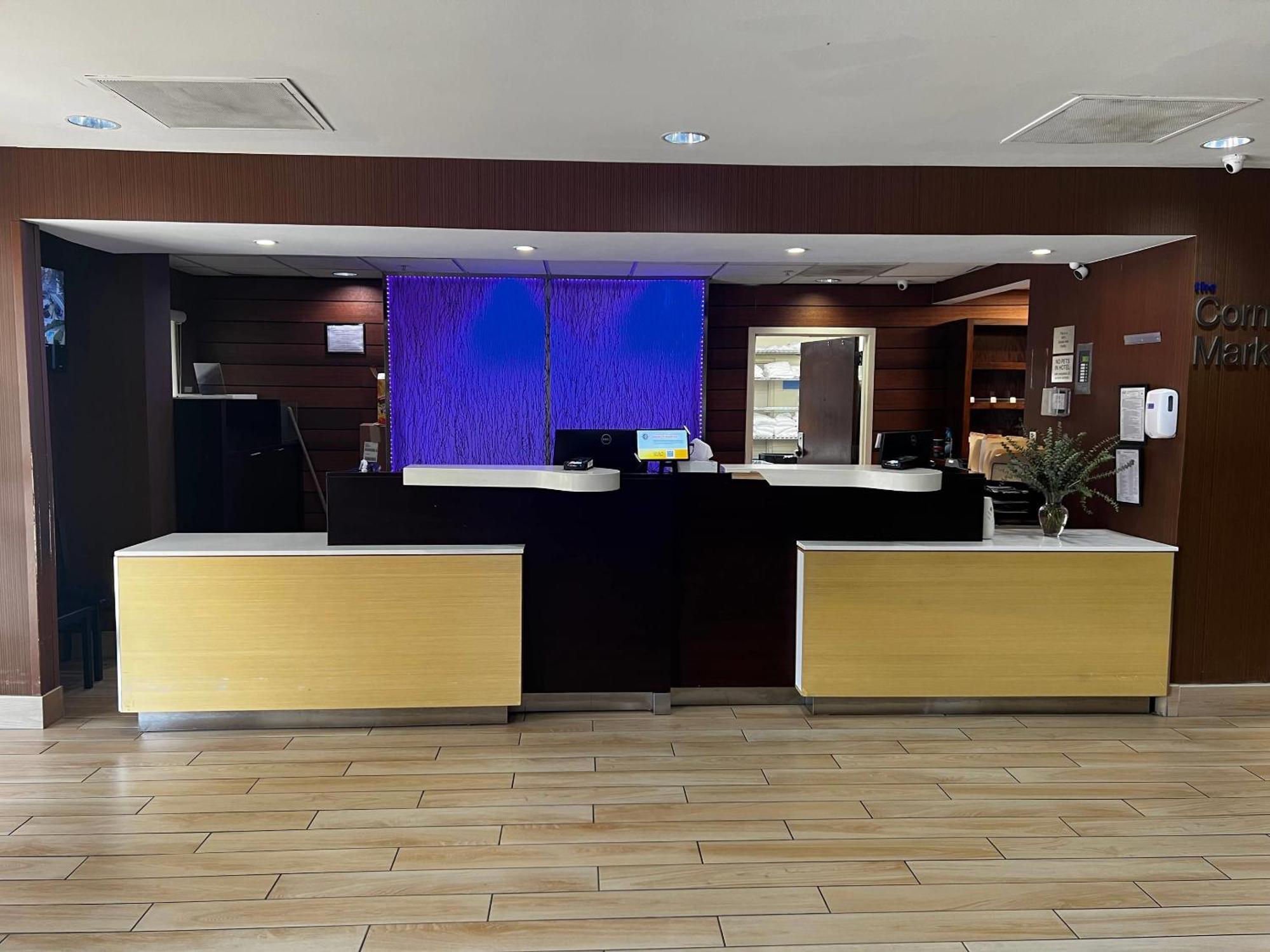 Rodeway Inn メイコン エクステリア 写真